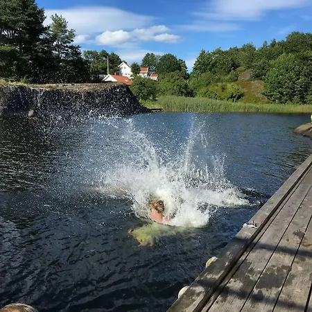 Villa Seafront At Gjeving, Lyngor *