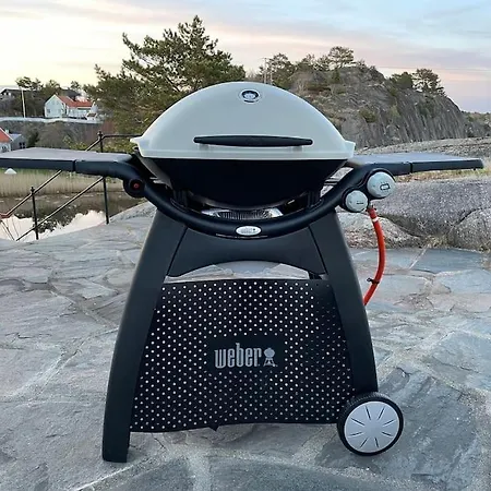 Villa Seafront At Gjeving, Lyngor *