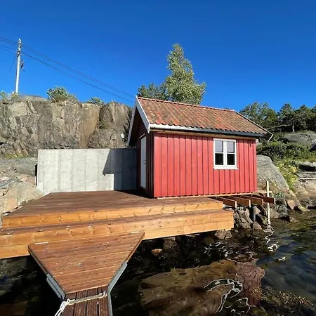 Villa Seafront At Gjeving, Lyngor *