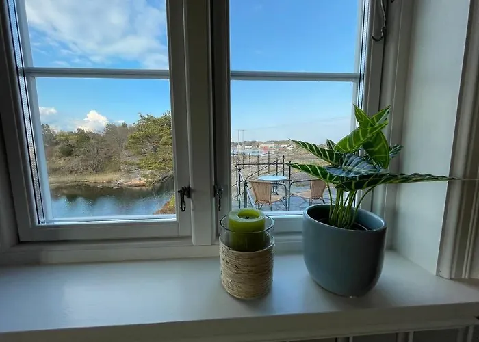 Villa Seafront At Gjeving, Lyngor