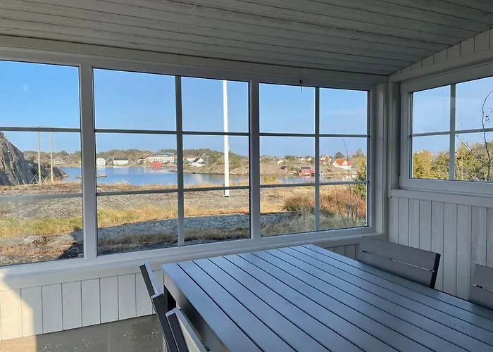 Seafront At Gjeving, Lyngor *