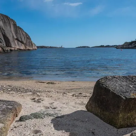 Villa Seafront At Gjeving, Lyngor *