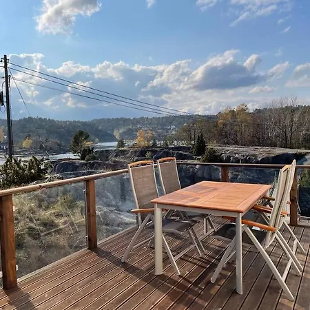 Villa Seafront At Gjeving, Lyngor